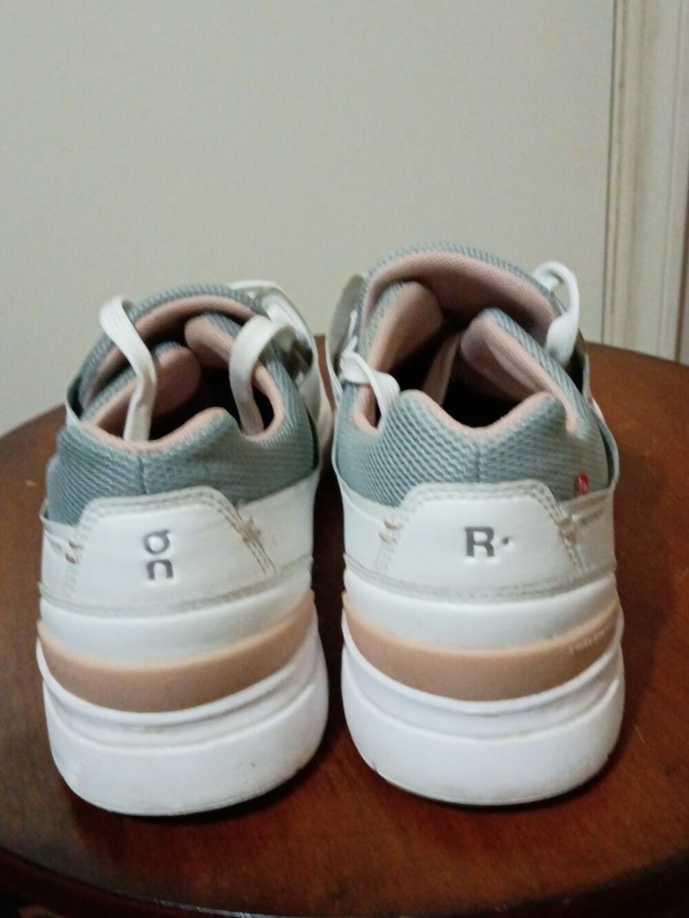 On Cloud THE ROGER Advantage White Rosehip Shoes Women's Size 9 - Picture 10 of 14
